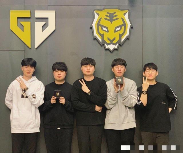 战术时最容 战术时最容