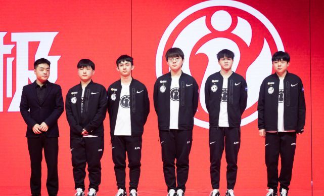 注目的亚冠 注目的亚冠