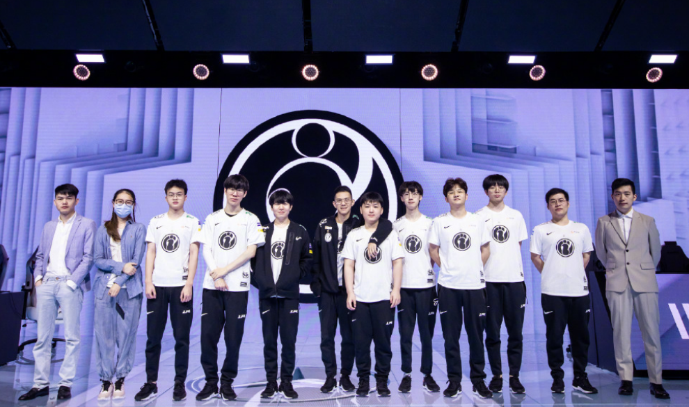 但在激烈的 但在激烈的